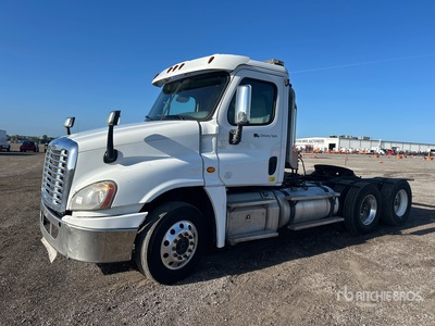 2015 Freightliner Cascadia 125 6x4 T/A Day Cab Truck Tractor