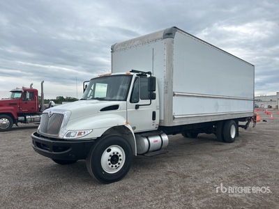 2018 International 4300 4x2 Kastenwägen