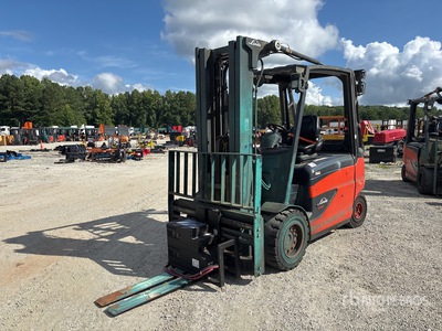 Linde 9975 lb Electric Forklift