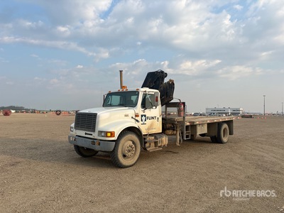 1999 Hiab 125 6000 lb Knuckle Boom on 1999 International 4700 4x2 Pritsche-Lkw