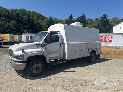 2006 GMC C5C042 4x2 Camion de servicios