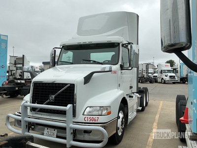 2017 Volvo VNM64T200 6x4 Day Cab Truck Tractor
