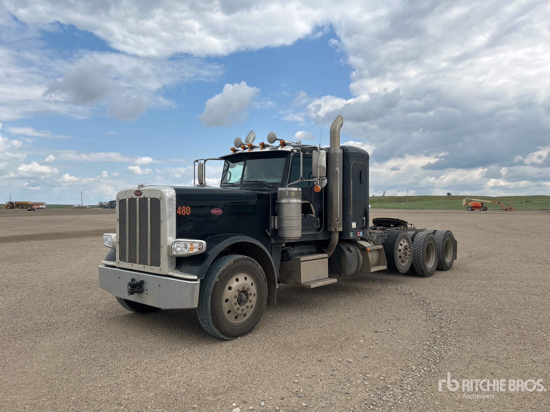 2024 Peterbilt 389 Tri/A Sleeper Truck Tractor