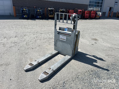 2018 Yale MPB045VG 4510 lb Electric Pallet Jack