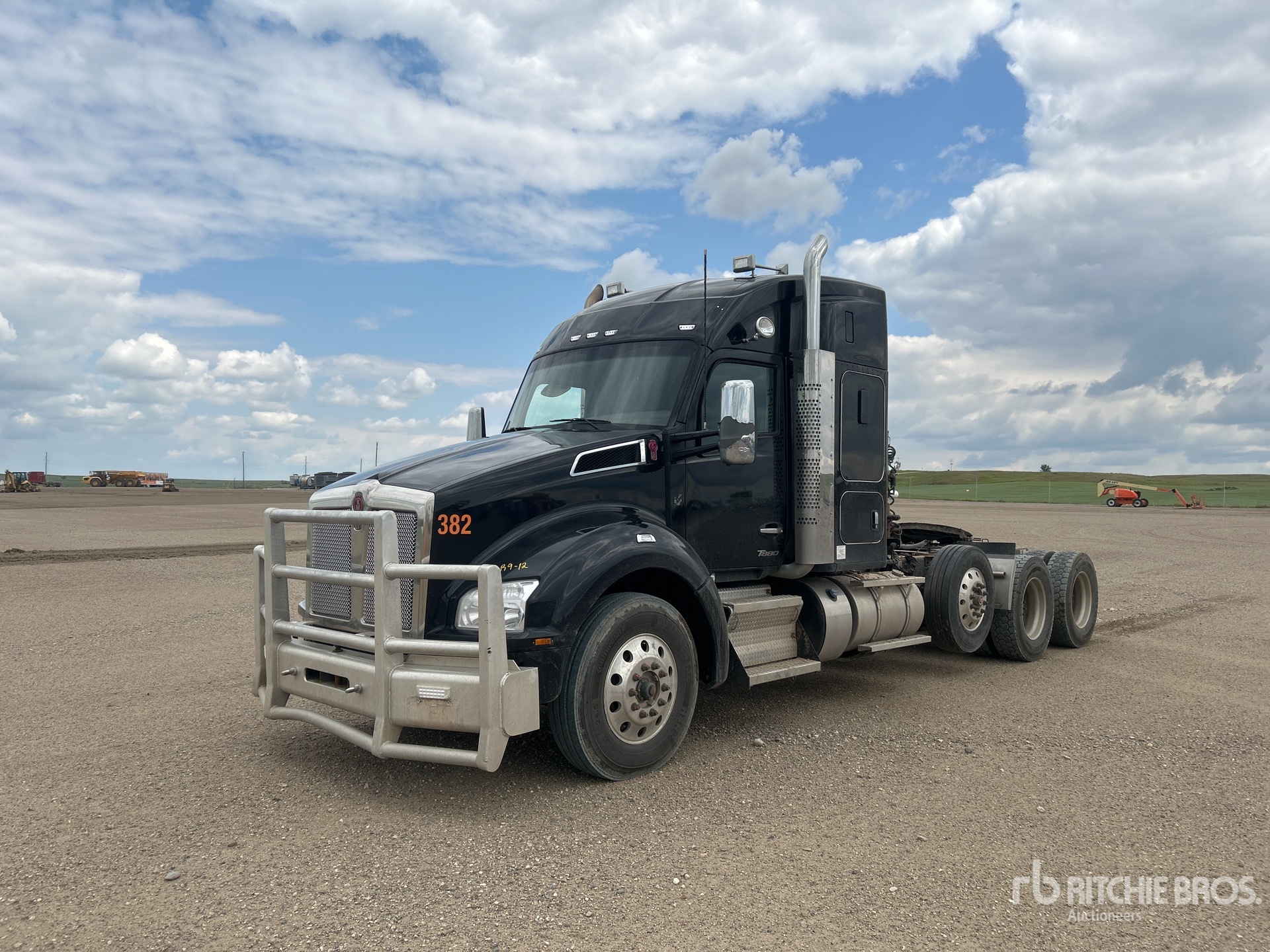 2023 Kenworth T880 4-Achs Sattelzugmaschine mit Schlafkabine