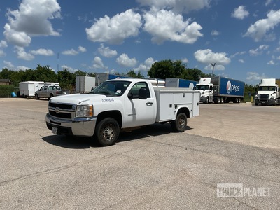 2008 Chevrolet Silverado 2500HD 4x2 Utility Truck