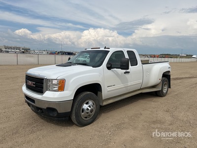 2012 GMC 3500HD 4x4 Extended Cab Pickup