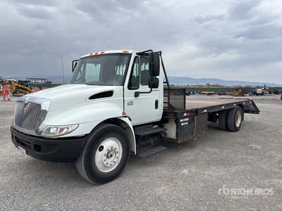 2006 International 4000 4x2 Autocarro cassone fisso