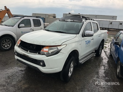 2016 Mitsubishi L200 Crew Cab Camioneta (INOPERABLE) / Pickup (Inoperable)