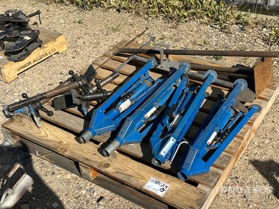 Quantity of (4) Sumner Midi Fat Jack Pipe Stand