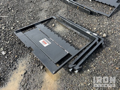 GIYI GY-FK 760 mm Mini Skid Steer Forks (Unused)