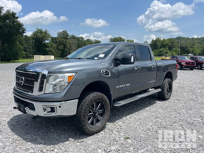 2016 Nissan Titan 4x4 Dual Cab Pickup