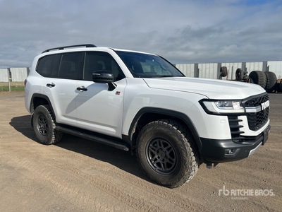 2022 Toyota Land Cruiser GR Sport 4x4 SUV