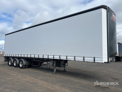 2018 MaxiTrans 13 m Tri/A Curtain Side Trailer