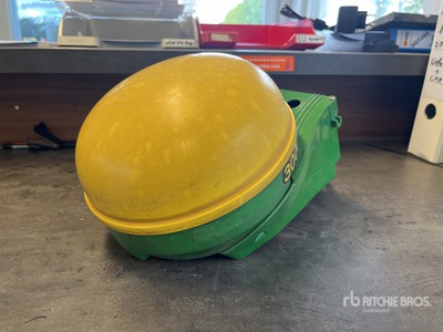 John Deere StarFire 3000 GNSS Receiver