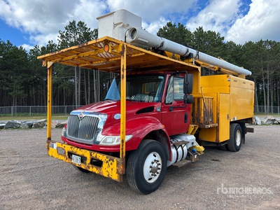 2014 Altec LR760 60 ft on 2015 International 4300 SBA 4x2 Forestry Camion de cubo