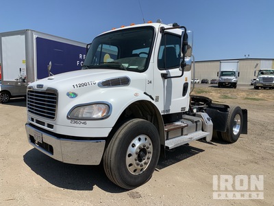 2012 Freightliner M2 106 4x2 تراكتور شاحنة (أحادي المحور)