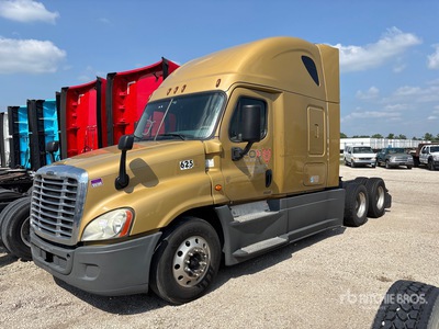 2018 Freightliner Cascadia 125 6x4 T/A Slaapcabine Trekker