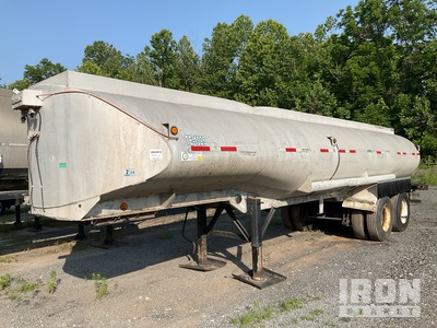 1958 Fruehauf TE-1025 T/A مقطورة صهاريج