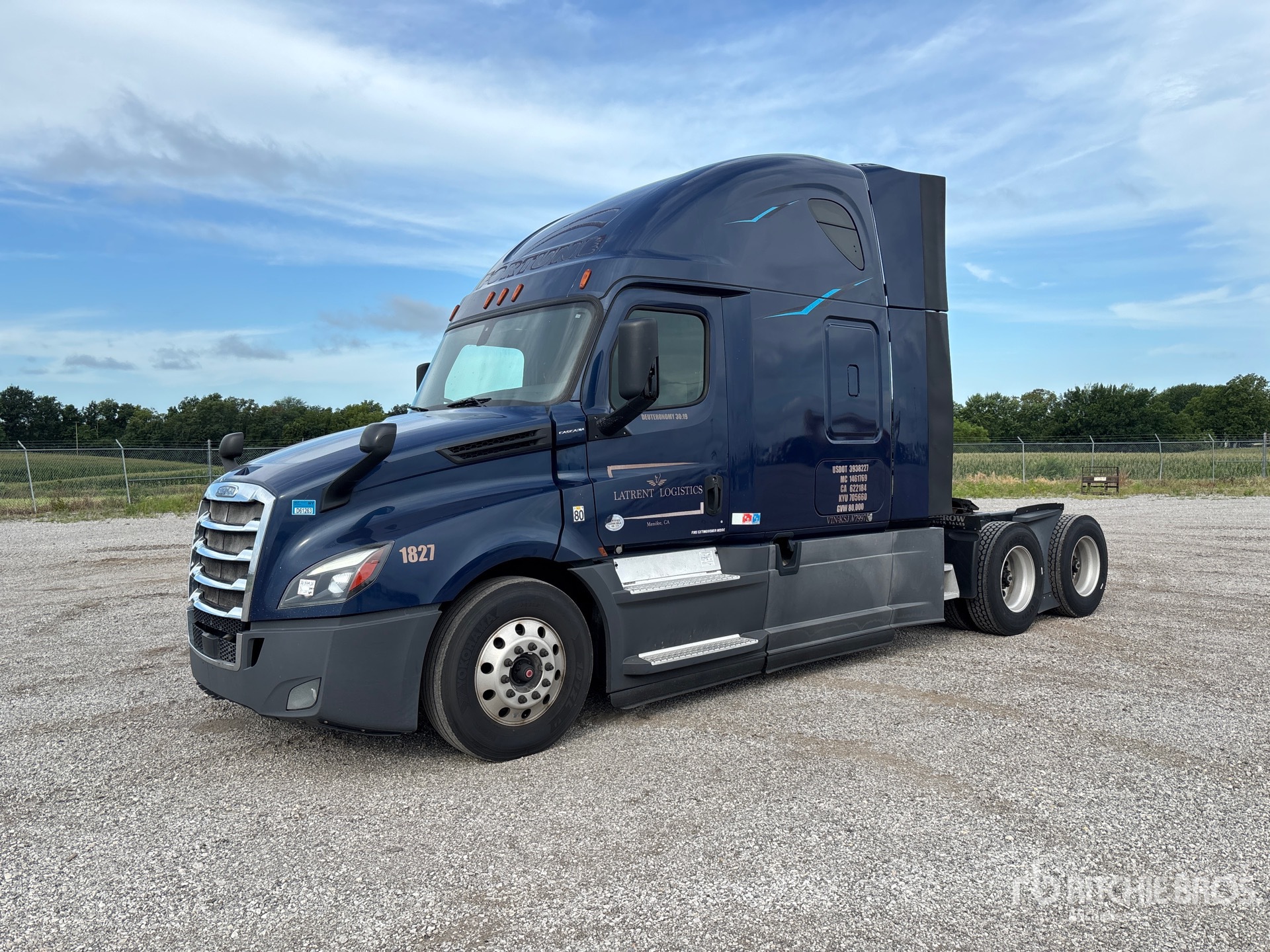 2019 Freightliner Cascadia 126 6x4 T/A Sleeper Truck Tractor