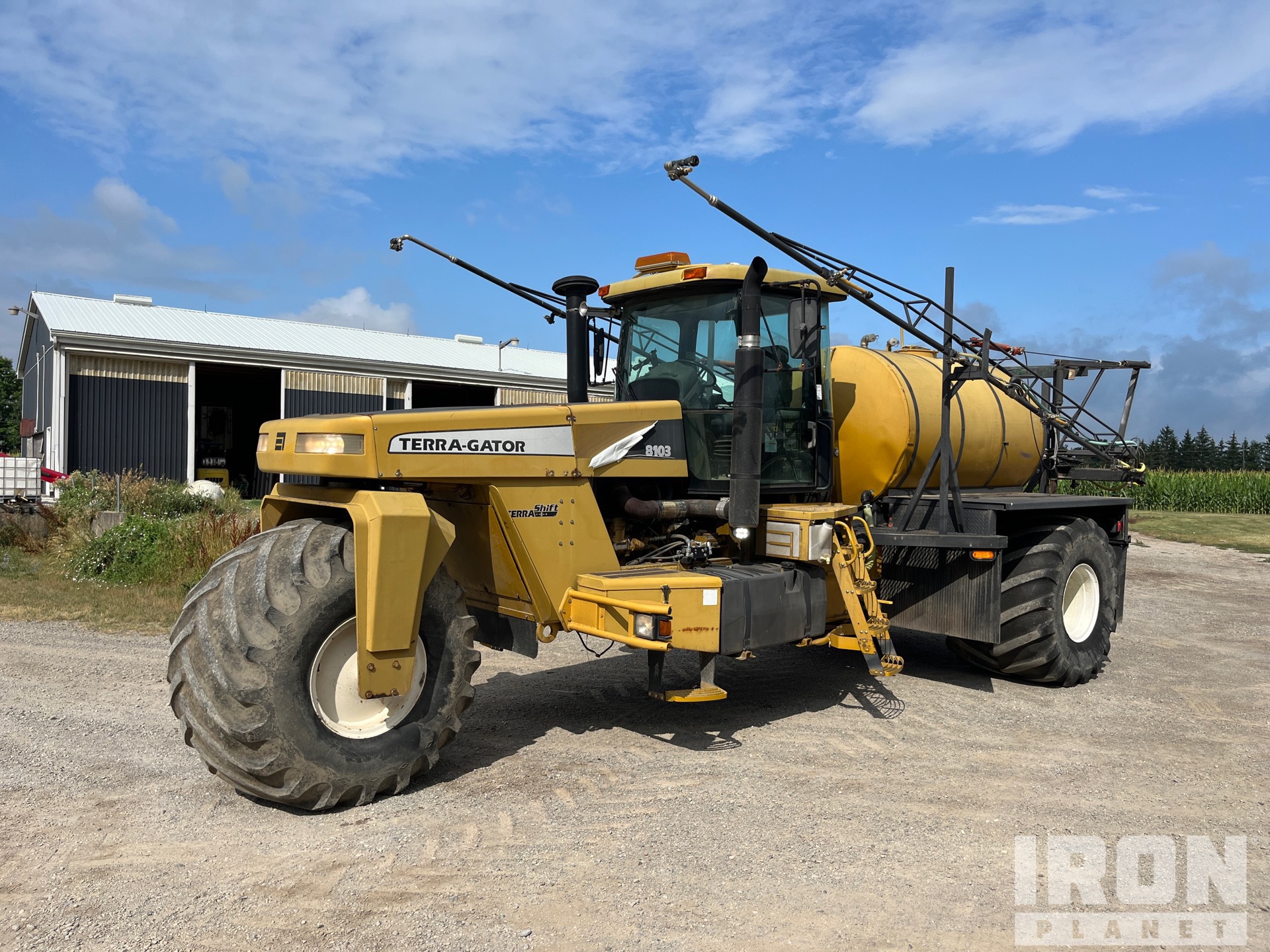 2000 Terra-Gator 8103 60 ft 3 Wheel Self-Propelled Sprayer