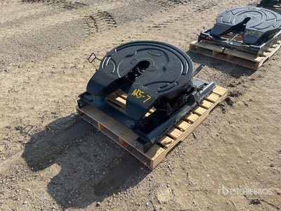 Holland Sliding Fifth Wheel