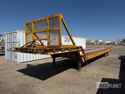 1980 Dakota 32 ft T/A Hydraulic Tail Trailer