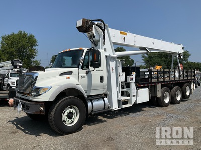 Altec AC26-95B 52850 lb Straight Boom on 2006 International 7600 8x4 Kranwägen