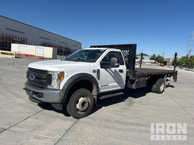 2017 Ford F-550 XL 4x4 Camion à Plateau