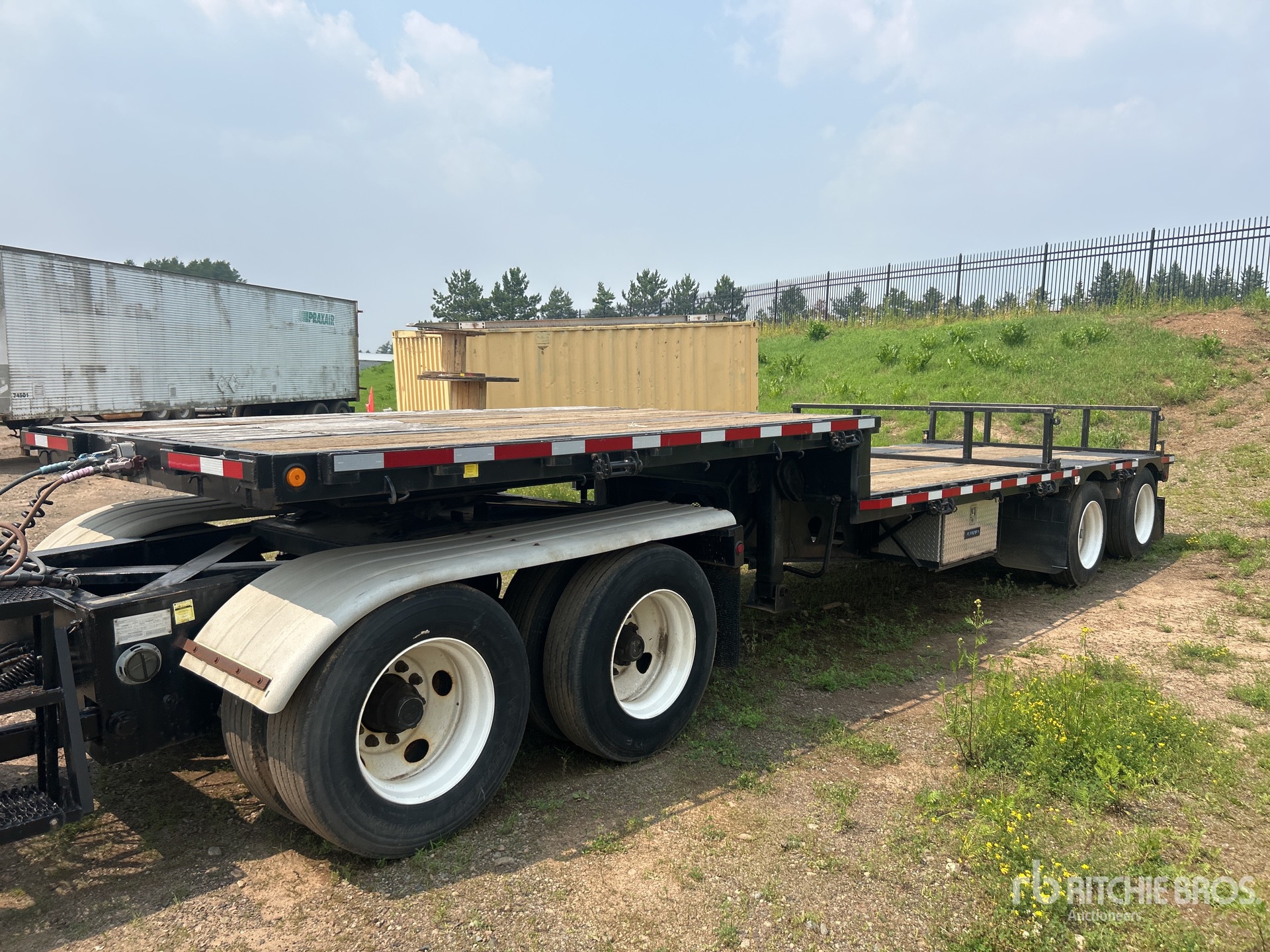 2009 Manac 32 ft T/A Plateforme Surbaissée