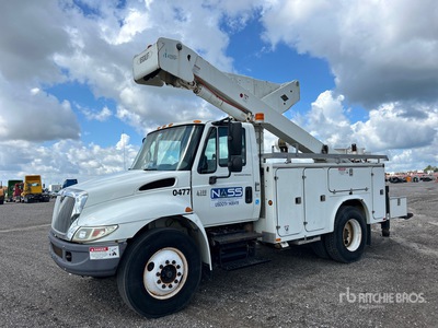 2001 Versalift VST5000I 50 ft on 2002 International 4300 SBA 4x2 Bucket Truck