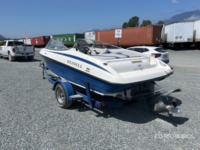 2004 Reinell 18 ft Bowrider Boat