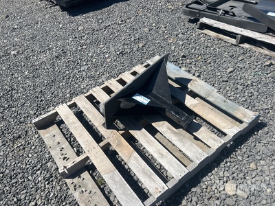 16 in Mini Skid Steer Hitch Receiver (Unused)
