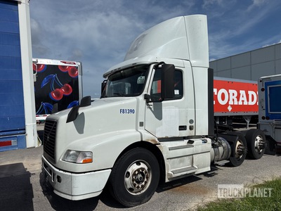 2016 Volvo VNM 6x4 T/A Day Cab Truck Tractor