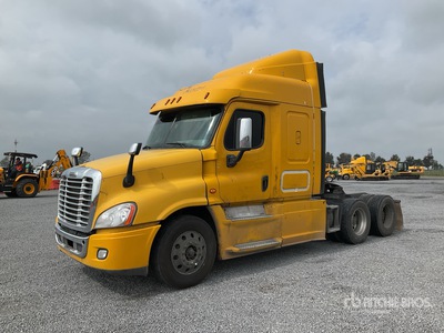 2015 Freightliner Cascadia 125 6x4 Tractocamion con Dormitorio / T/A Sleeper Truck Tractor