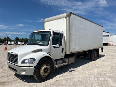 2005 Freightliner M2106 4x2 Camion fourgon