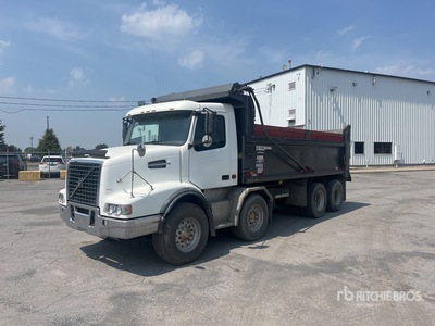 2007 Volvo VHD 8x4 Twin-Steer T/A Camión dumper