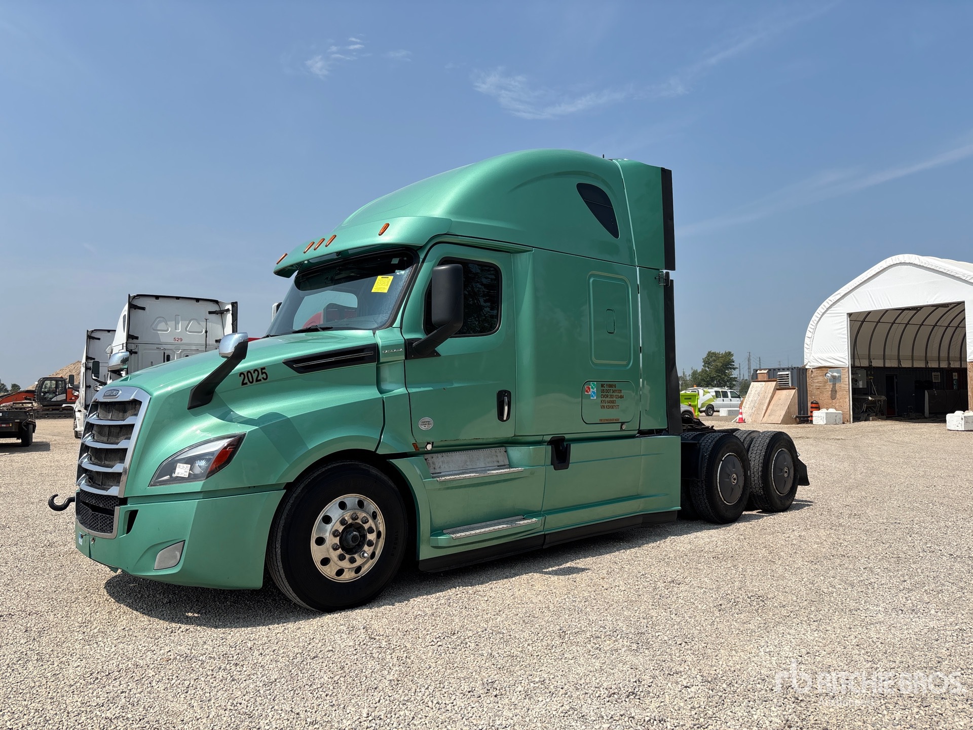 2019 Freightliner Cascadia 126 6x4 T/A Sleeper Truck Tractor