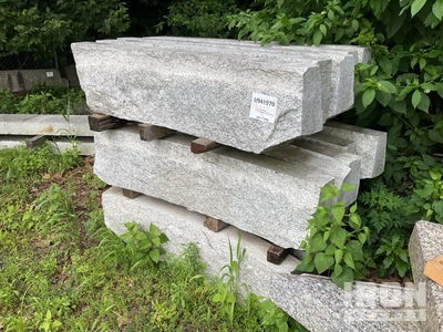 Quantity of (15) Granite Curbs Varios, equipos textiles