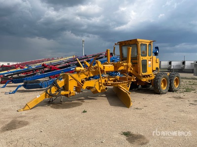 Custom Built 192 in Converted Champion D-600 Pull Grader
