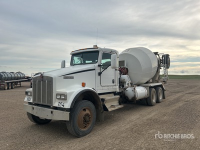2007 Kenworth W900 8x4 Mixer Truck