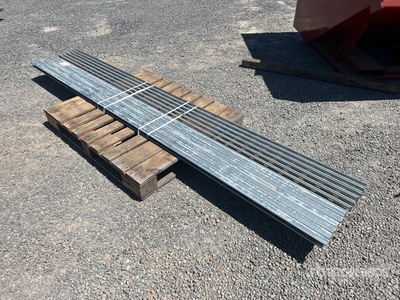 Quantity of 10 Ft Unistrut Metal Varios metales