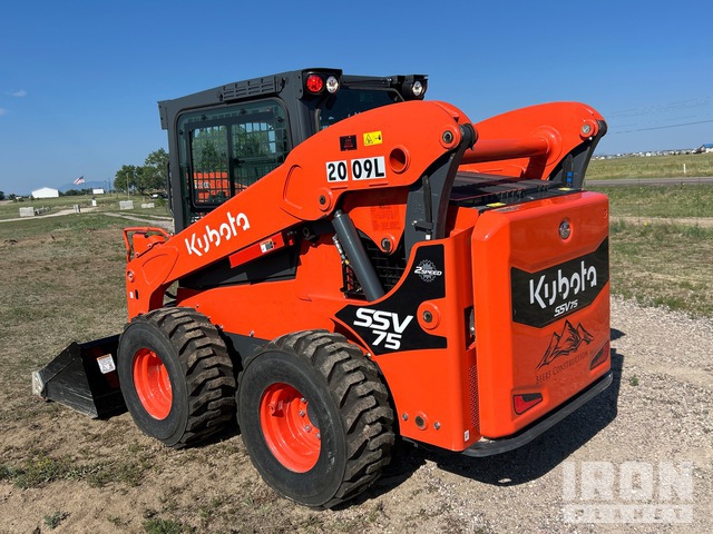 MINI CARGADOR SOBRE RUEDAS 2023 KUBOTA SSV75