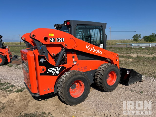 MINI CARGADOR SOBRE RUEDAS 2023 KUBOTA SSV75