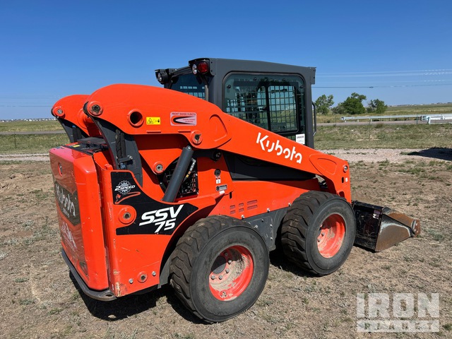 MINI CARGADOR SOBRE RUEDAS 2023 KUBOTA SSV75