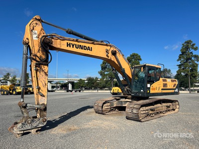 2018 Hyundai HX300L Tracked Excavator
