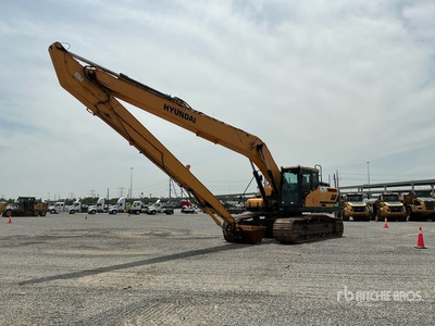 2018 Hyundai HX300LR Long Reach Tracked Excavator