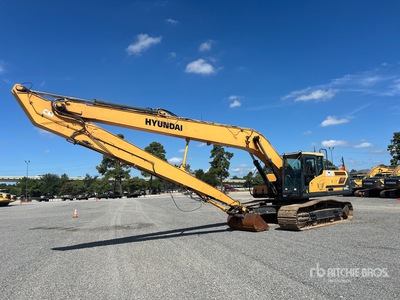 2018 Hyundai HX300LR Long Reach Tracked Excavator