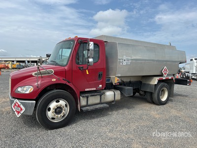2007 Freightliner M2 106 2800 gal 4x2 Camion-citerne