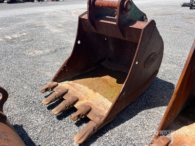 Geith 48 in Digging Excavator Bucket